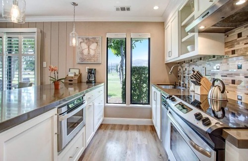 Napa Condominio | Hermoso condominio en el Silverado Resort con vista al campo de prácticas