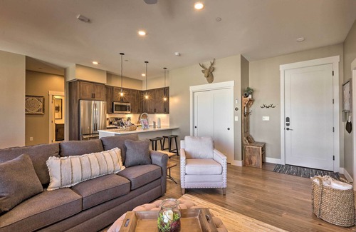 Winter Park Condominio | ¡NUEVO! Condominio con vista, 1 cuadra a Main St, 4 millas al esquí