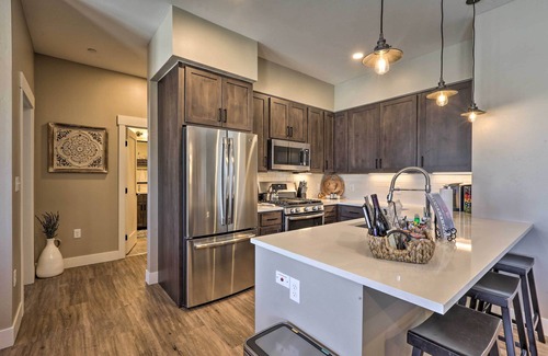 Winter Park Condominio | ¡NUEVO! Condominio con vista, 1 cuadra a Main St, 4 millas al esquí