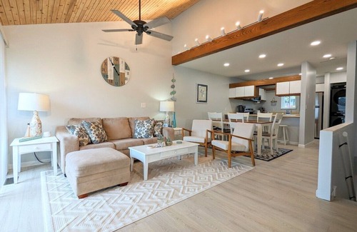 South Haven Casa | Condo with a pool near Beaches, Bars, & Downtown