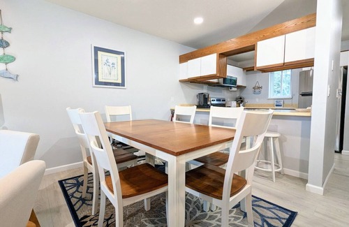 South Haven Casa | Condo with a pool near Beaches, Bars, & Downtown
