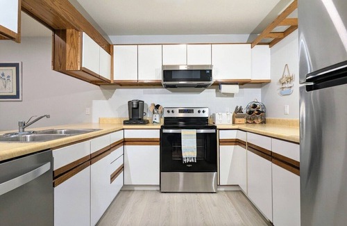 South Haven Casa | Condo with a pool near Beaches, Bars, & Downtown