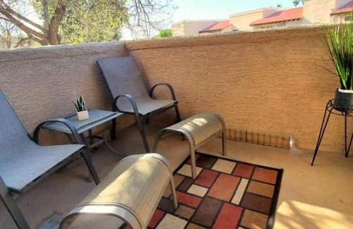 Glendale Casa | Condo with Heated Pool, Hot Tub, Near Walking Paths