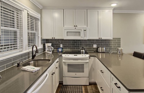 Boyne City Condominio | 1BR condominio frente al mar en el hermoso lago Charlevoix en Boyne City!