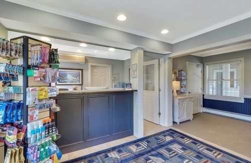 Boyne City Condominio | 1BR condominio frente al mar en el hermoso lago Charlevoix en Boyne City!