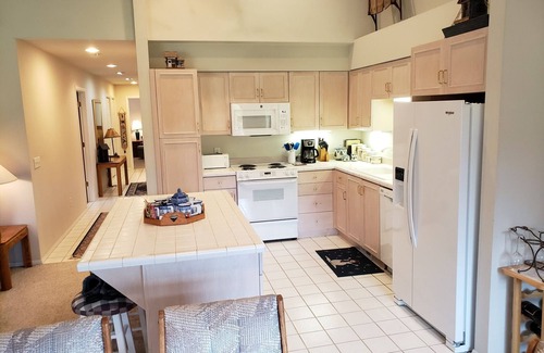 Downtown Leavenworth Condominio | Condo with Mountain Views Walking Distance to Town