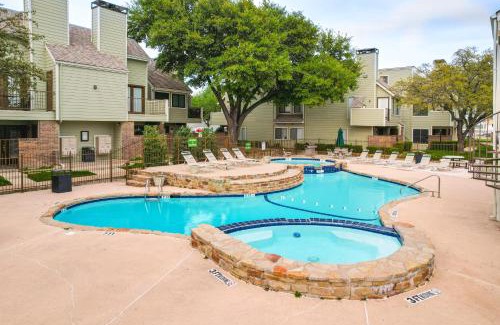 Fort Worth Apartamento | Condo with Pool Access 3 Mi to Downtown Fort Worth!