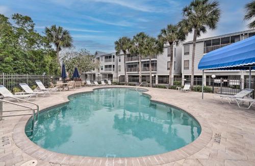 Holmes Beach Apartamento | Condo with Pool and Gulf Access on Anna Maria Island!