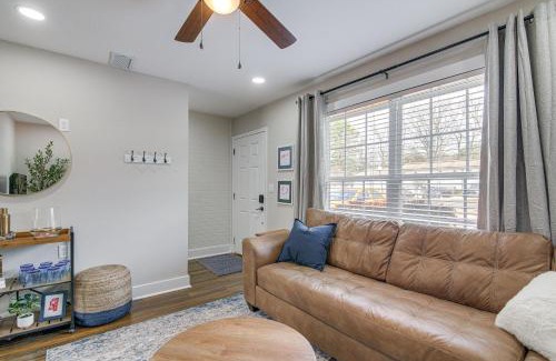 Oxford Apartamento | Condo with Pool Walk to University of Mississippi!