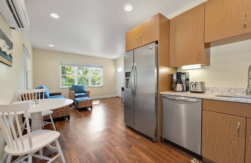 Bliss Corner Apartamento | Condo with private beach access