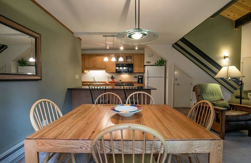 Incline Village Condominio | Condo with Summer Pool! (CDL36)