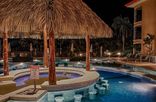 Barrio Los Villalobos Condominio | Condo Yuli, Oceanfront on Jaco Beach