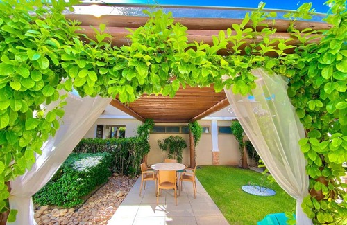 Porto das Dunas Casa | Condomínio Mediterranee Residence por Be My Guest