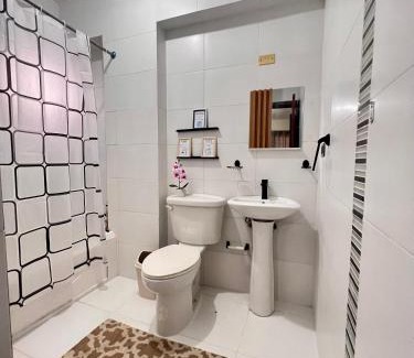 Vista Hermosa Apartamento | Condominio Emilia