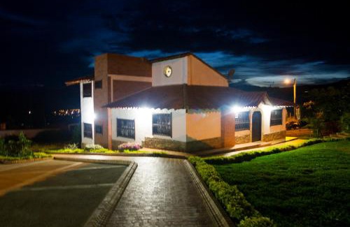 Barichara Casa | Condominio Parque Baviera