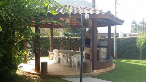 Praia da Enseada Apartamento | Condominio Via Marina