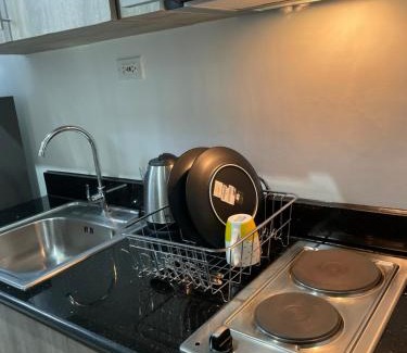 Highway Hills Apartamento | Condominium Fame Residence