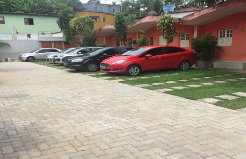 Guarapari Chalet De Esquí | Condominio de diez chalets y piscina para invitados. Excelente costo beneficio.