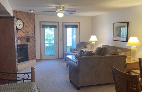 Lake Delton Condominio | Condos at 530 E. Hiawatha