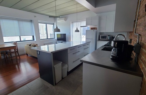 Plateau Mont Royal Condominio | Condotel LeLuxe St-Denis St - mtlFlats