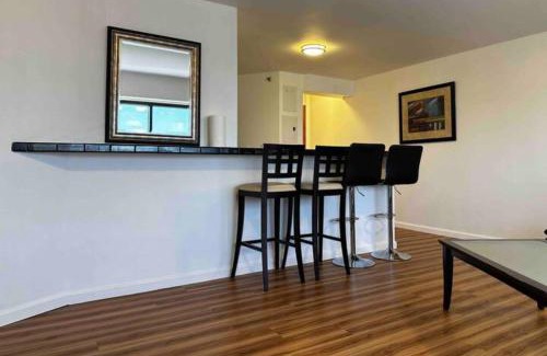 Downtown Honolulu Apartamento | Condotel with Free Parking Wifi Central AC