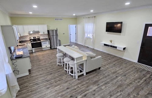 Holly Apartamento | Conductors Quarters - Chic comfort 100% accessible