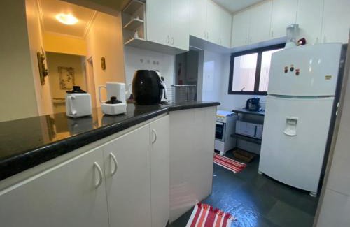 Praia da Enseada Apartamento | Confortável Apto.Com Piscina para 8 pessoas-Ubatuba-Enseada