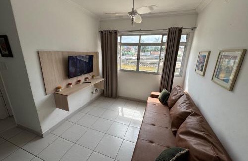 Parque Enseada Apartamento | Confortável e Mobiliado 2 dorm proximo a praia da Enseada Ap 12