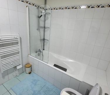 Issy-les-Moulineaux Apartamento | Confort et parking à 10 min de Paris
