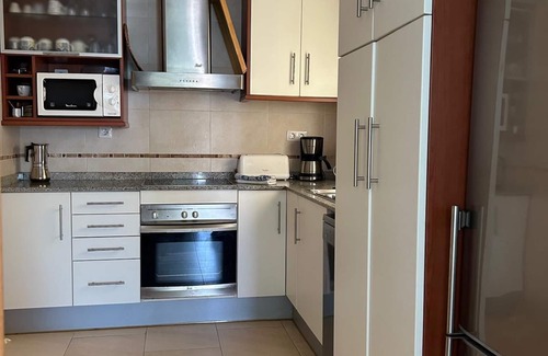 Cubelles Apartamento | Cómodo dúplex, frente a hermosas playas, 140 m2 + parque + aire acondicionado + wifi + lado del club de tenis