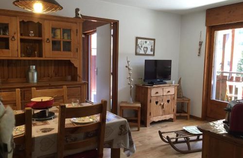 La Clusaz Apartamento | Confortable 3 pièces, départ ski, parking, WiFi, La Clusaz - FR-1-459-38