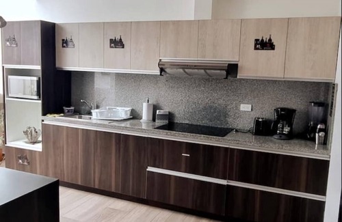 Cuenca Casa | Confortable segura y con estilo, casa completa más suite en Cuenca.