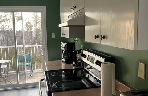 Aylmer Apartamento | Sunny Sky 2