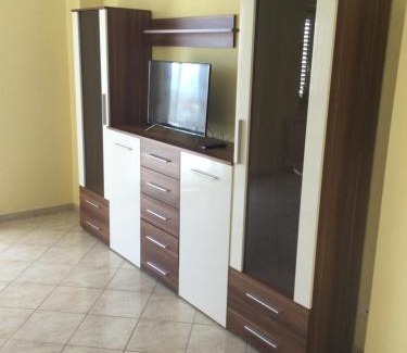 Falerna Apartamento | Confortevole e Luminoso Appartamento 100mq a Falerna con Vista sul Paese e sul Promontorio con Free WiFi Free Parking e Smart TV