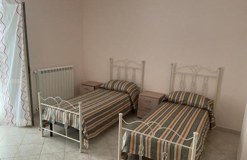 Falerna Apartamento | Confortevole e Luminoso Appartamento 100mq a Falerna con Vista sul Paese e sul Promontorio con Free WiFi Free Parking e Smart TV