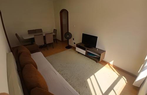 Gonzaga Apartamento | Conforto familiar – Wi-Fi veloz e 1 min da praia