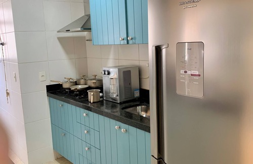 Ipanema Alquiler De RV | Conforto Ipanema - Posto9: newly furnished with queen bed/garage/24h doorman
