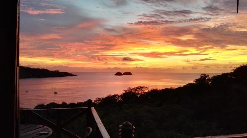Playa Hermosa Casa | Congos Hostal y Camping