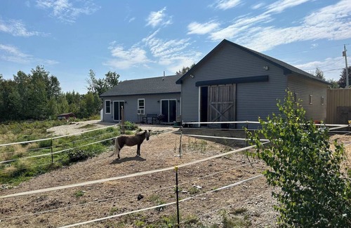 Franklin Casa | Connect with nature - quiet and peaceful modern ranch in Eastbrook