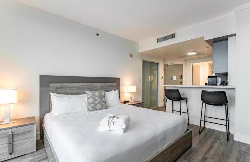 Coconut Grove Apartamento | Connected Hotel Arya Studios 2 Beds 2 Baths Kitchen Free 2 Car Parking