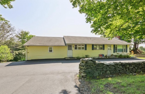 Morris Casa | Connecticut Retreat Steps to Historic Downtown!