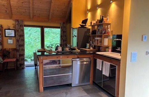 Leenane Casa | Connemara Comfort & Tranquility…Sauna & king beds