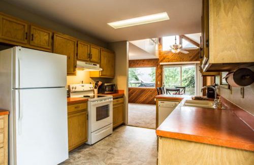 Laclede Casa | Conrad Vista Waterfront Home