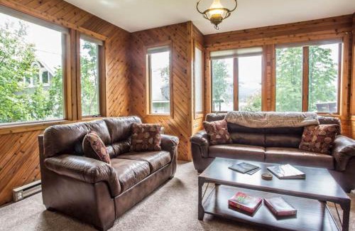 Laclede Casa | Conrad Vista Waterfront Home