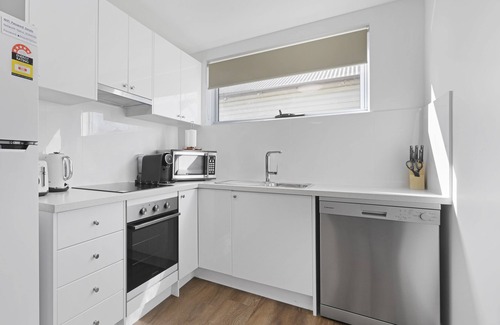 Orange Apartamento | Conservatorium Villa 1 - Very Central - with Netflix & Disney Plus