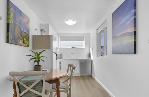 Orange Apartamento | Conservatorium Villa 1 - Very Central - with Netflix & Disney Plus