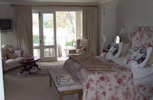 Constantia Casa | Constantia 5 bedroomed villa in tranquil setting