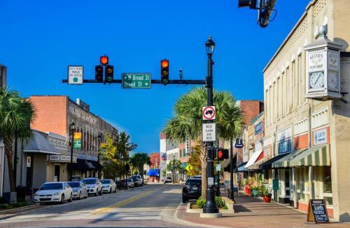 Lake Charles Casa | Contactless near Casino & Plant1