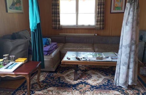 Ruetli Cama Y Desayuno | Contemplative Poet Society Retreat B&B