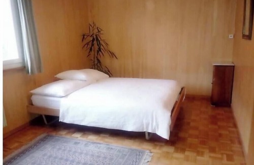 Ruetli Cama Y Desayuno | Contemplative Poet Society Retreat B&B